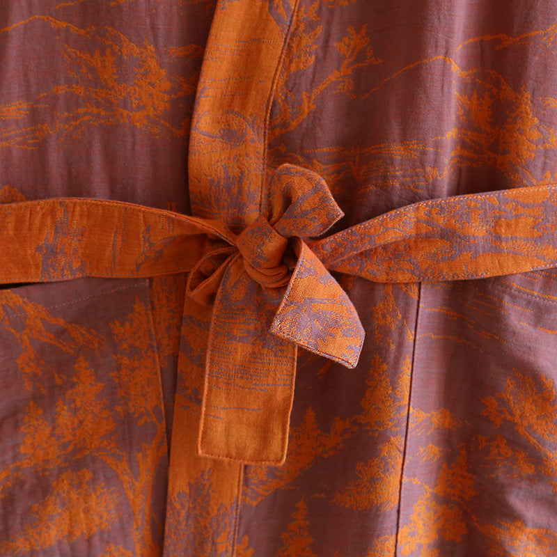 dettaglio cintura annodata su accappatoio kimono marrone terracotta con motivo jacquard bellaseta