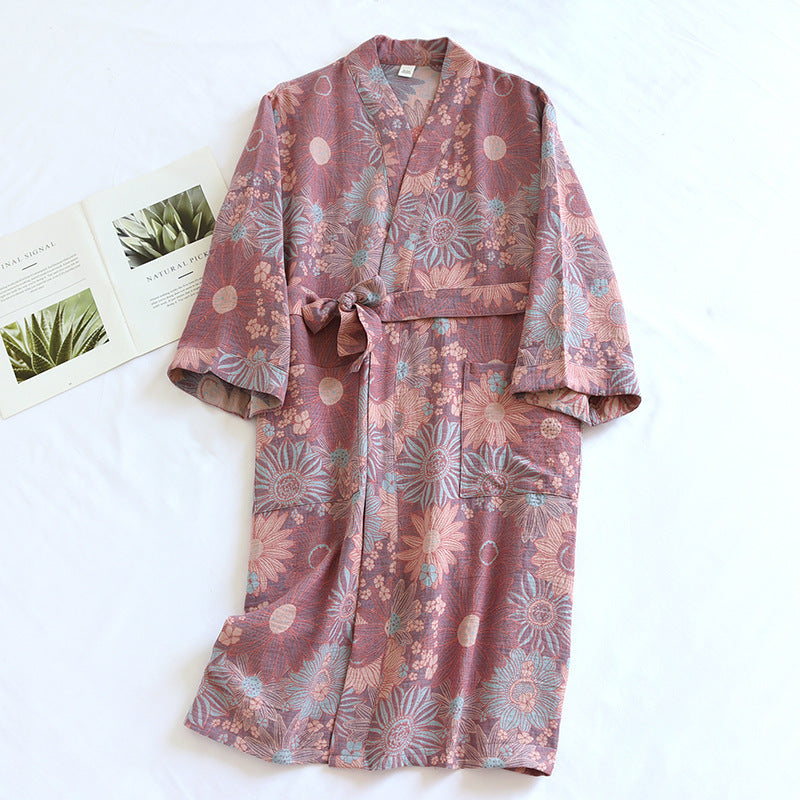 kimono accappatoio rosa antico con motivo floreale jacquard e cintura regolabile su fondo bianco
