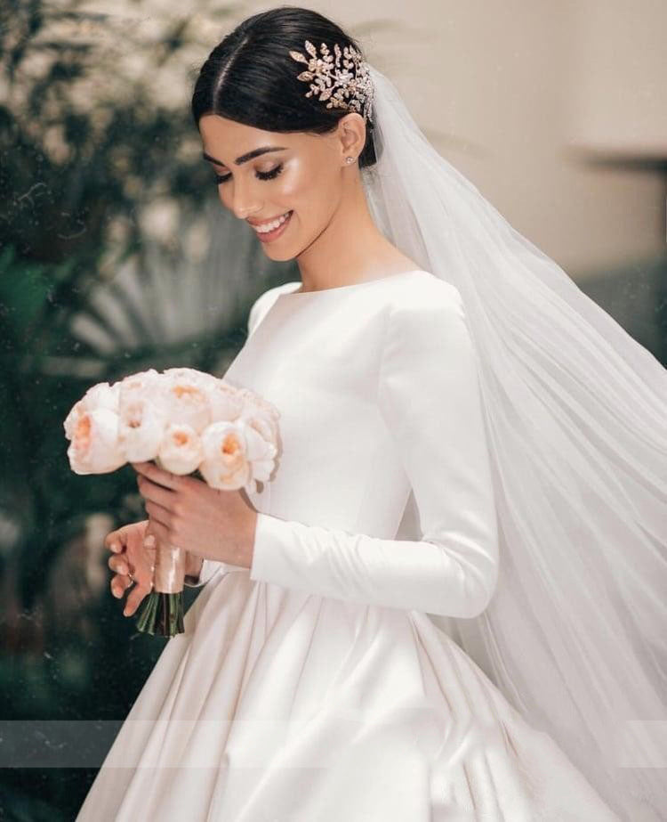 Abito da sposa in raso vintage con spalle scoperte e maniche lunghe | BellaSeta - BellaSeta