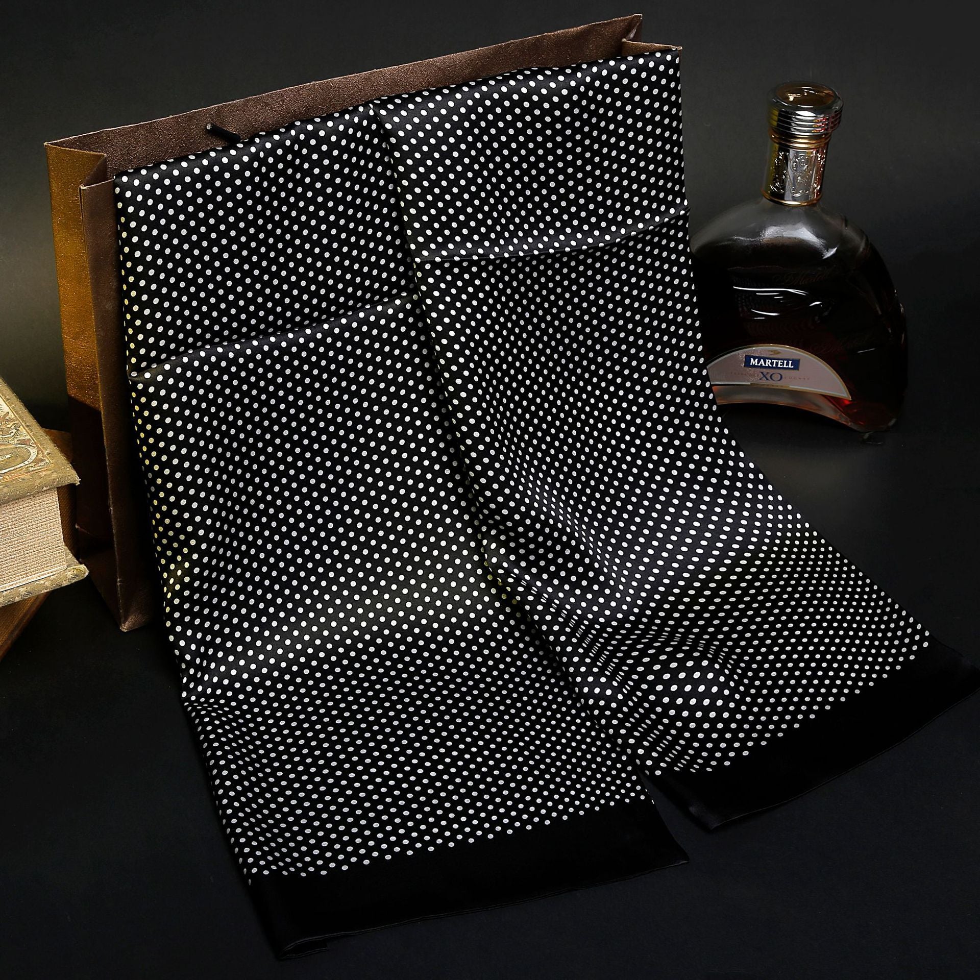 Sciarpa Uomo in Seta Crepe Satin a Doppio Strato - BellaSeta