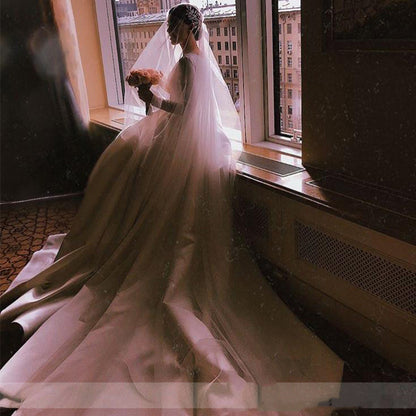 Abito da sposa in raso vintage con spalle scoperte e maniche lunghe | BellaSeta - BellaSeta