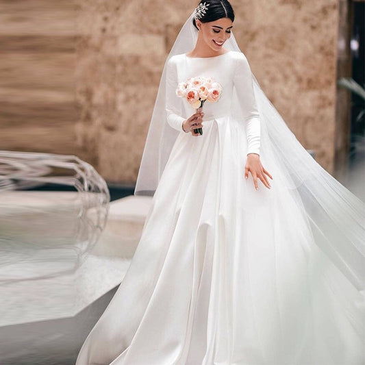 Abito da sposa in raso vintage con spalle scoperte e maniche lunghe | BellaSeta - BellaSeta